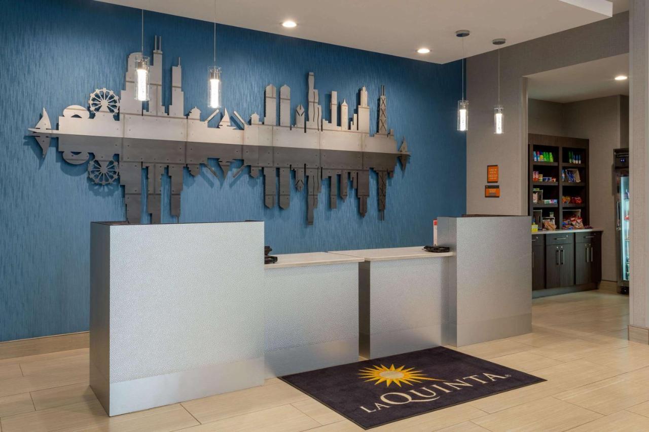La Quinta Inn & Suites By Wyndham Shorewood Extérieur photo